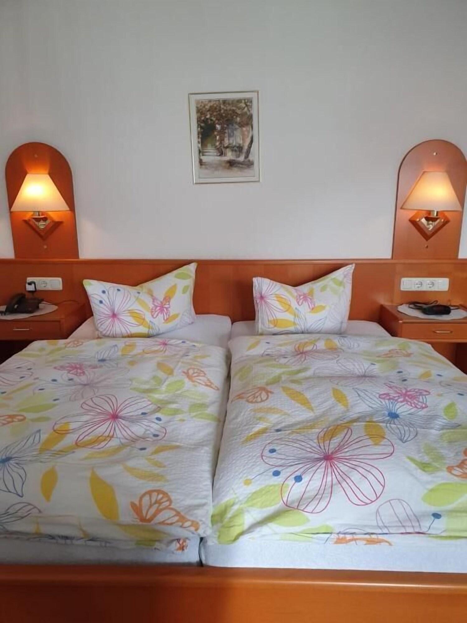 Landgasthof Hotel Sauer Вилинген Екстериор снимка